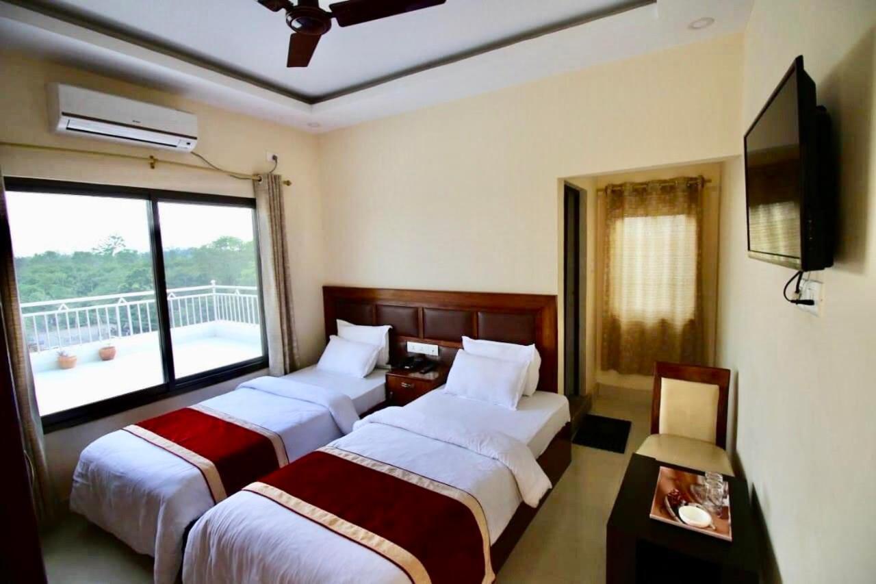 Hotel Suramma Rummindei Extérieur photo